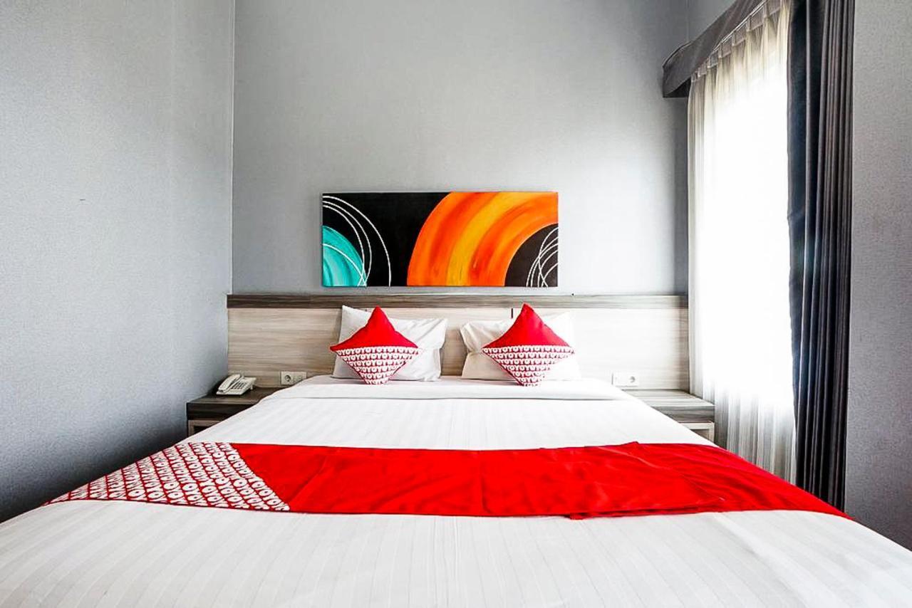 Oyo 289 Hotel Dalwa Syariah Pasuruan Exterior foto