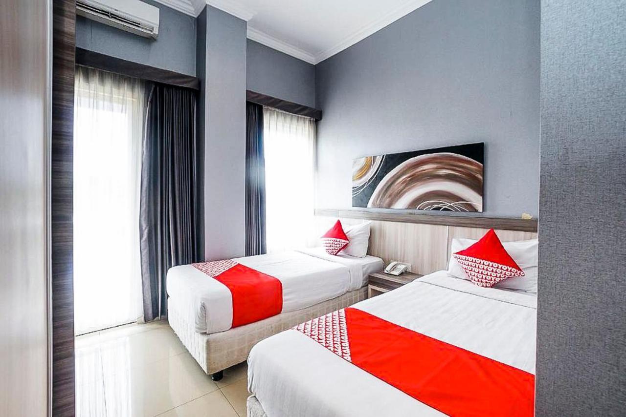 Oyo 289 Hotel Dalwa Syariah Pasuruan Exterior foto
