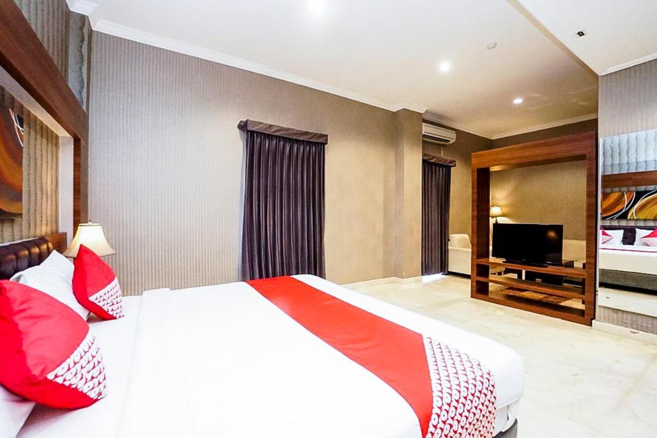 Oyo 289 Hotel Dalwa Syariah Pasuruan Exterior foto