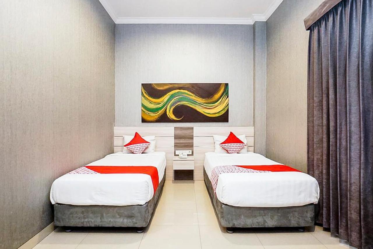 Oyo 289 Hotel Dalwa Syariah Pasuruan Exterior foto