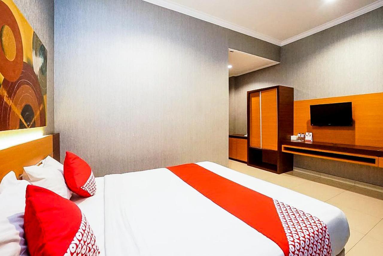 Oyo 289 Hotel Dalwa Syariah Pasuruan Exterior foto